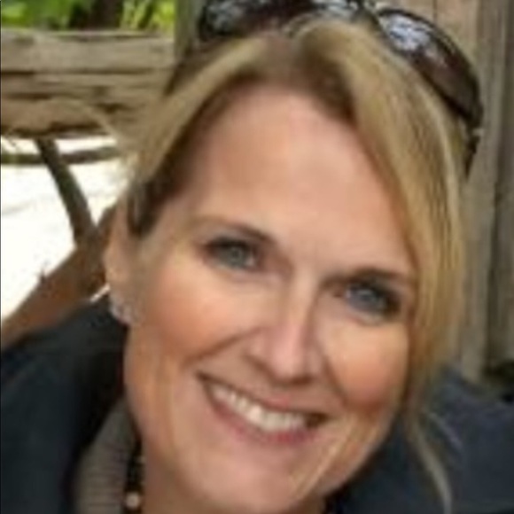 Meet your Posher, Natashia - Picture 2 of 2